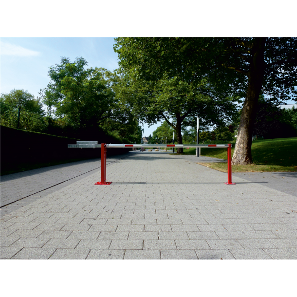 Access barrier with counterweight | and supporting post | clear width: 4000 mm | for padlock